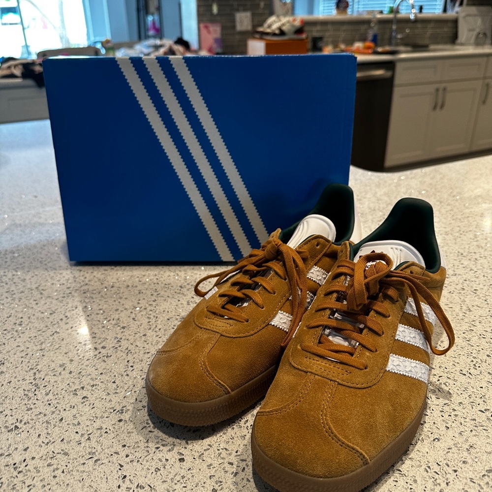 Adidas gazelle never worn brand new